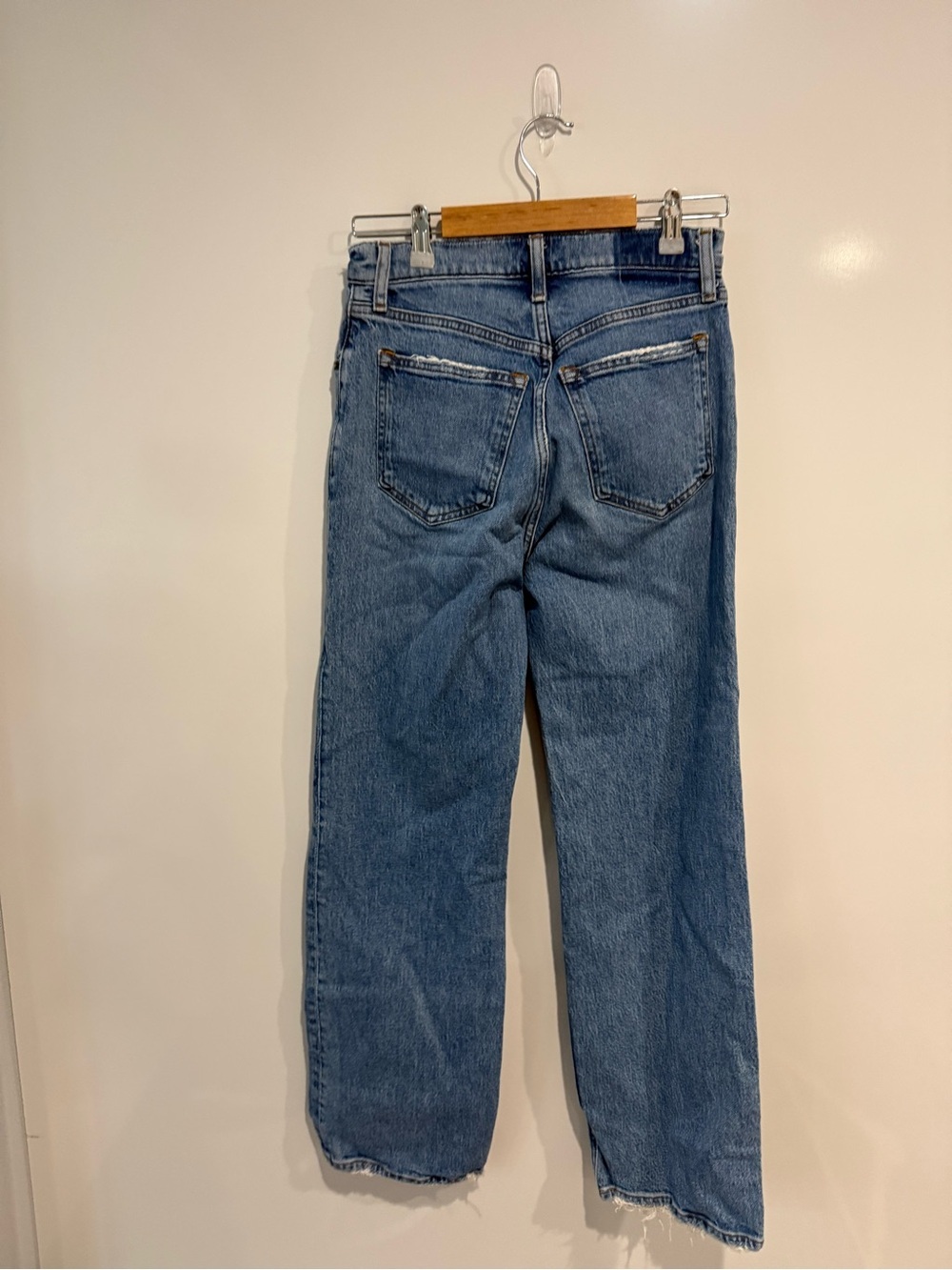 Abercrombie & Fitch High Rise 90s Relaxed Jean - Picture 6 of 8